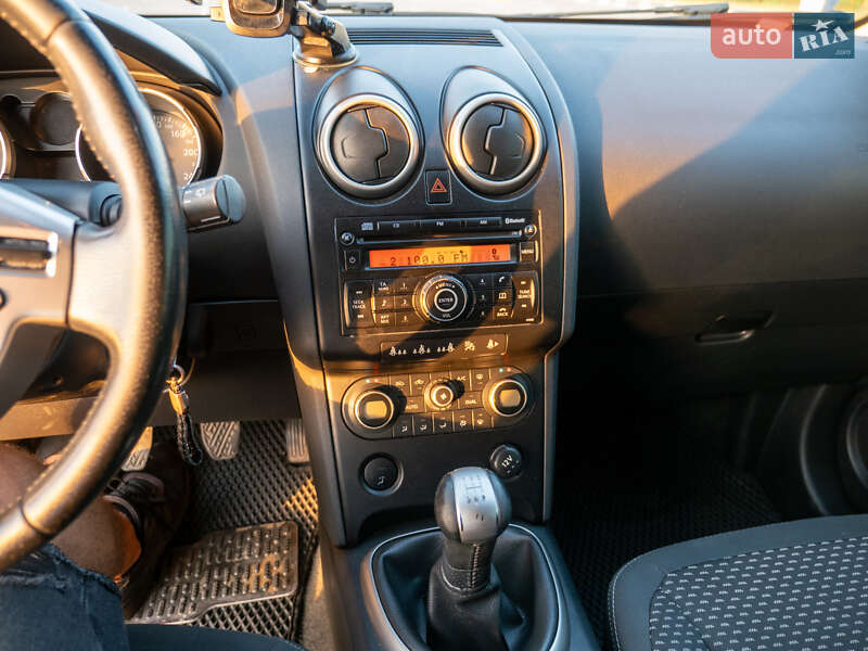 Внедорожник / Кроссовер Nissan Qashqai 2009 в Черновцах