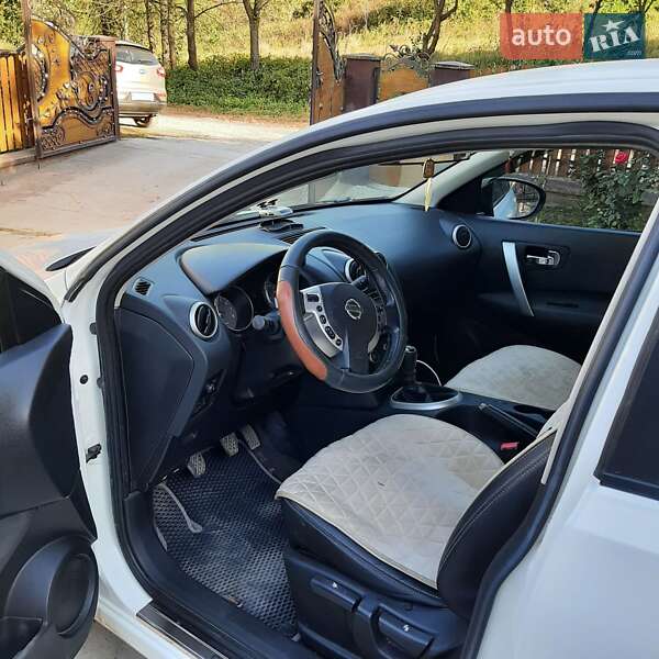 Внедорожник / Кроссовер Nissan Qashqai 2009 в Монастыриске