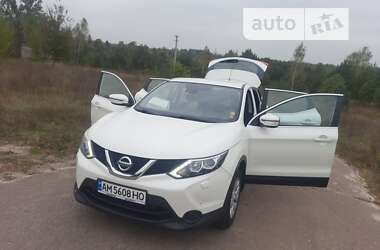 Позашляховик / Кросовер Nissan Qashqai 2015 в Коростені