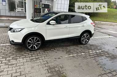 Внедорожник / Кроссовер Nissan Qashqai 2015 в Ровно