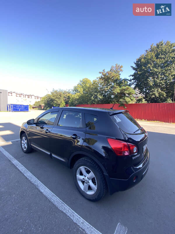 Позашляховик / Кросовер Nissan Qashqai 2010 в Ужгороді