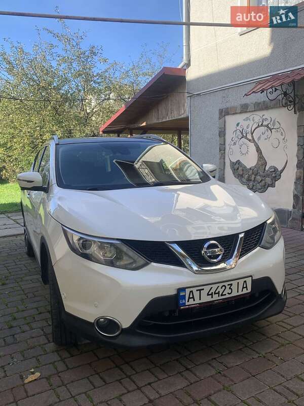 Внедорожник / Кроссовер Nissan Qashqai 2015 в Ивано-Франковске