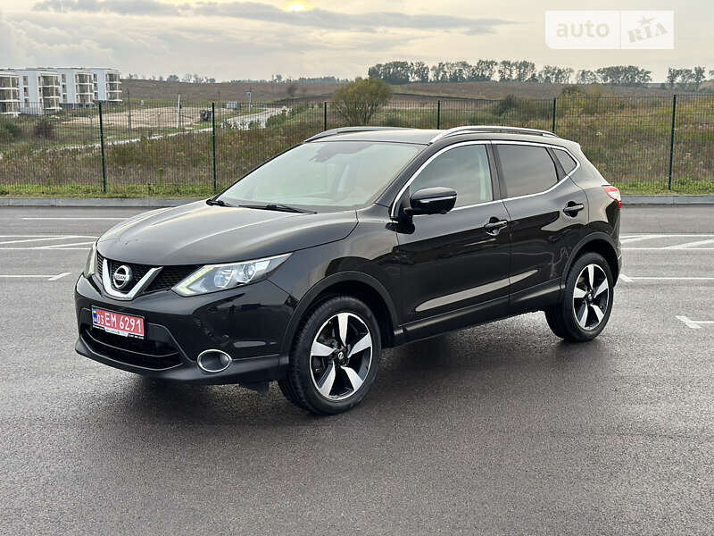 Позашляховик / Кросовер Nissan Qashqai 2015 в Рівному