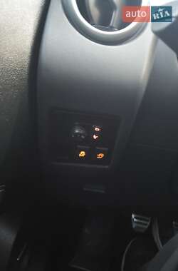 Внедорожник / Кроссовер Nissan Qashqai 2012 в 