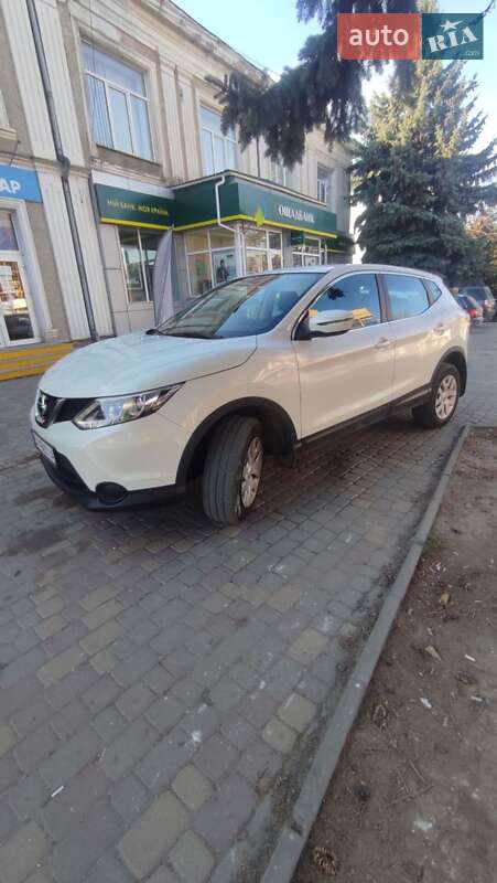 Внедорожник / Кроссовер Nissan Qashqai 2016 в Городке