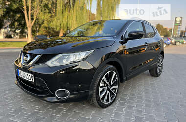 Внедорожник / Кроссовер Nissan Qashqai 2015 в Луцке