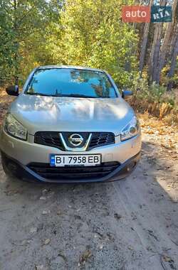 Позашляховик / Кросовер Nissan Qashqai 2012 в 