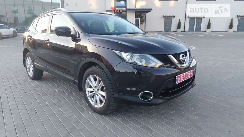 Позашляховик / Кросовер Nissan Qashqai 2015 в Рівному