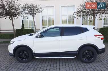 Внедорожник / Кроссовер Nissan Qashqai 2014 в Черновцах