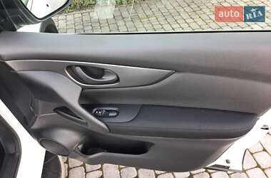Внедорожник / Кроссовер Nissan Qashqai 2014 в 