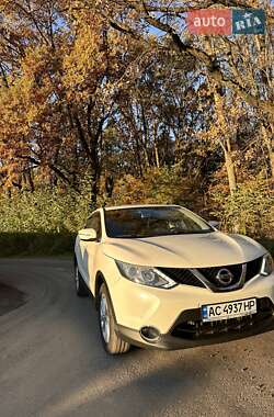 Внедорожник / Кроссовер Nissan Qashqai 2015 в Луцке