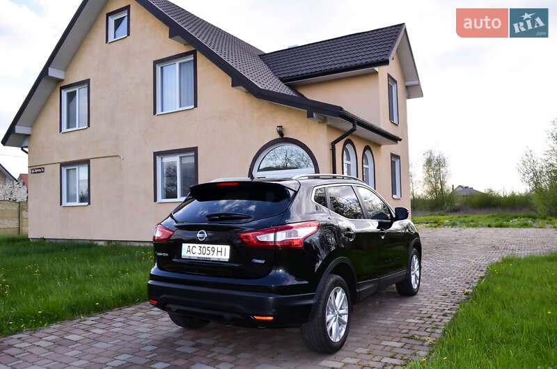 Внедорожник / Кроссовер Nissan Qashqai 2015 в Луцке