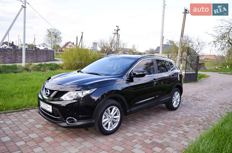 Внедорожник / Кроссовер Nissan Qashqai 2015 в Луцке