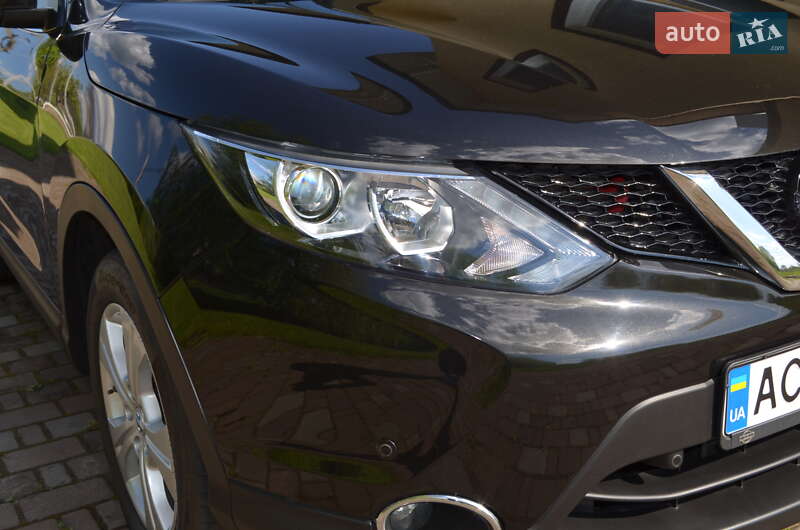 Внедорожник / Кроссовер Nissan Qashqai 2015 в Луцке