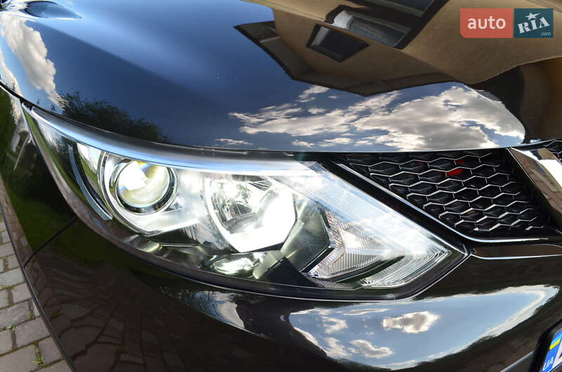 Внедорожник / Кроссовер Nissan Qashqai 2015 в Луцке