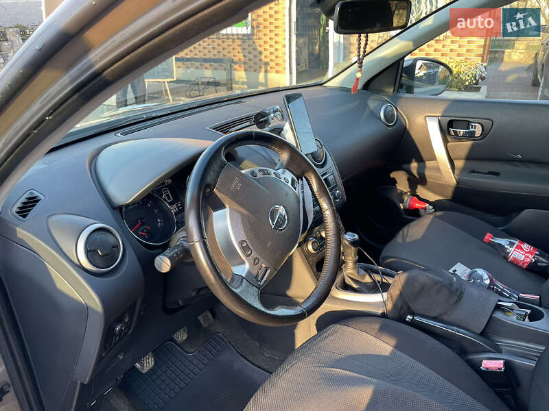 Внедорожник / Кроссовер Nissan Qashqai 2010 в Болехове