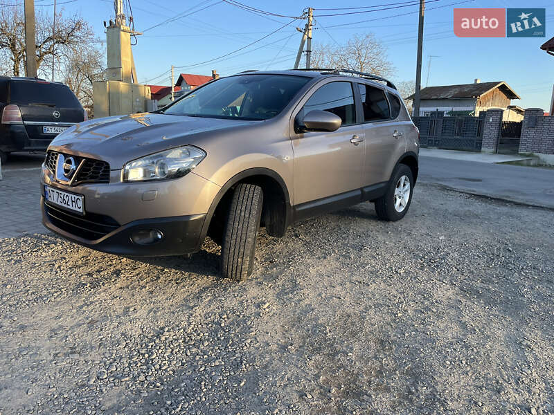 Внедорожник / Кроссовер Nissan Qashqai 2010 в Болехове