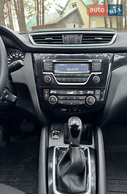 Внедорожник / Кроссовер Nissan Qashqai 2017 в Сосновке