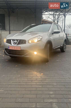 Позашляховик / Кросовер Nissan Qashqai 2010 в Луцьку