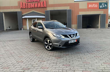 Позашляховик / Кросовер Nissan Qashqai 2017 в Чернівцях