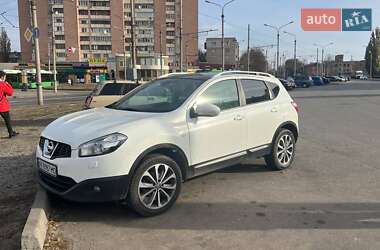 Позашляховик / Кросовер Nissan Qashqai 2012 в Харкові