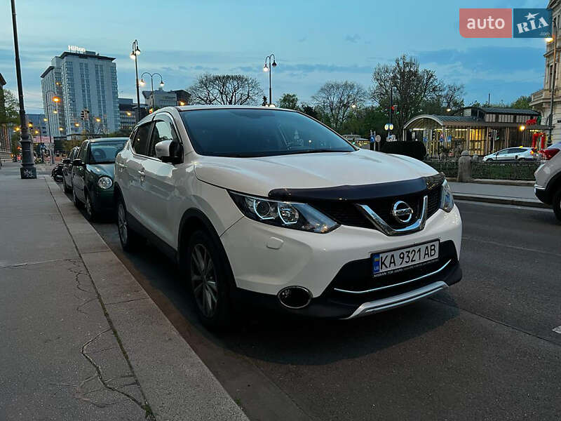Внедорожник / Кроссовер Nissan Qashqai 2014 в Киеве