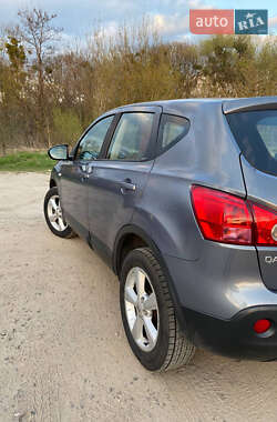Внедорожник / Кроссовер Nissan Qashqai 2009 в 