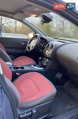 Внедорожник / Кроссовер Nissan Qashqai 2009 в 