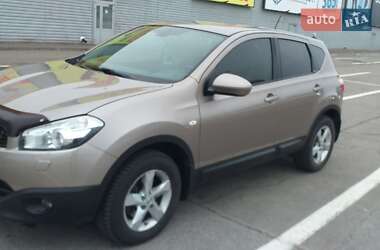 Позашляховик / Кросовер Nissan Qashqai 2010 в Нових Санжарах