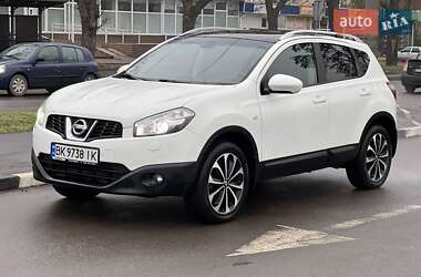 Позашляховик / Кросовер Nissan Qashqai 2011 в Рівному