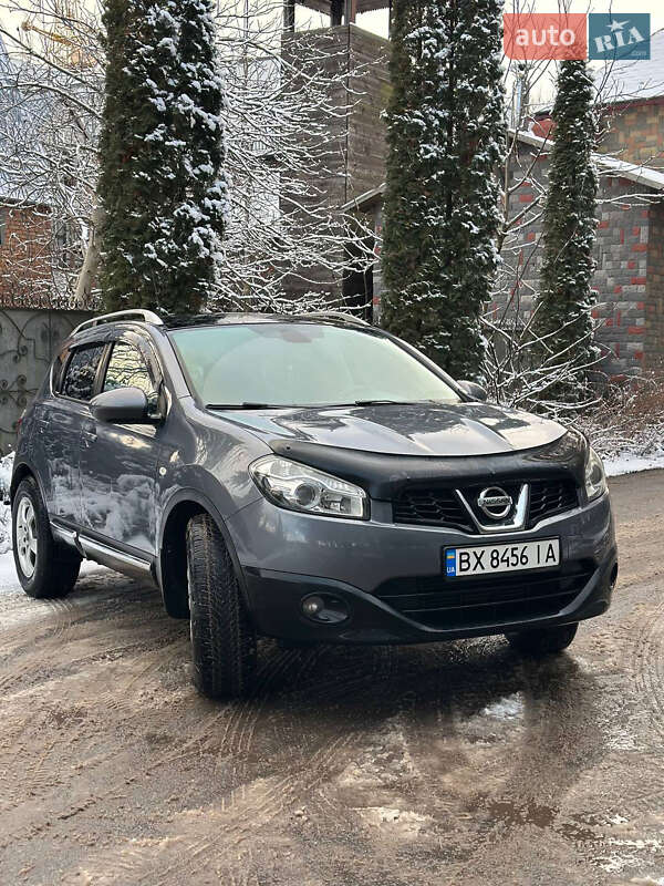 Внедорожник / Кроссовер Nissan Qashqai 2010 в Хмельницком