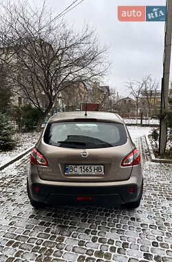 Внедорожник / Кроссовер Nissan Qashqai 2013 в Золочеве