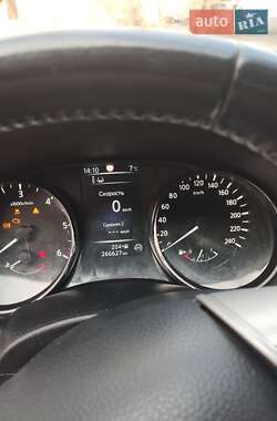 Позашляховик / Кросовер Nissan Qashqai 2014 в 