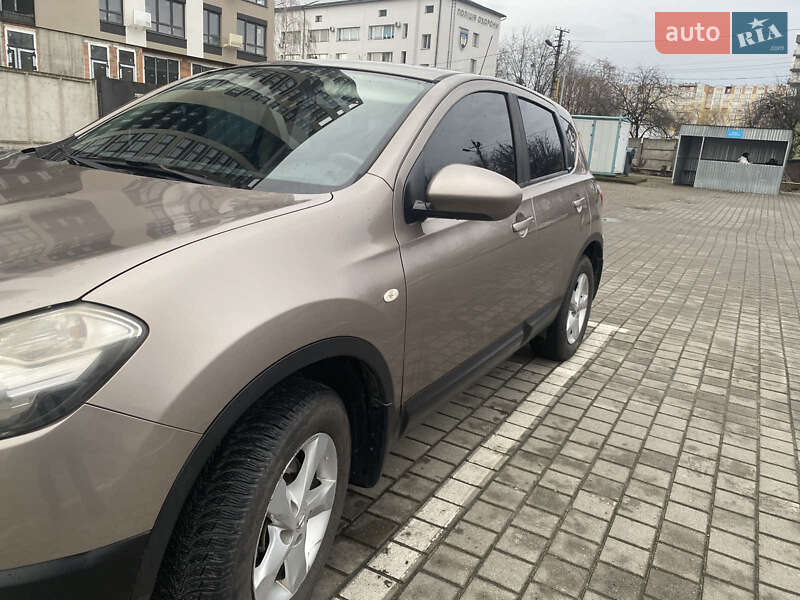 Позашляховик / Кросовер Nissan Qashqai 2011 в Львові