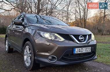 Позашляховик / Кросовер Nissan Qashqai 2015 в Києві