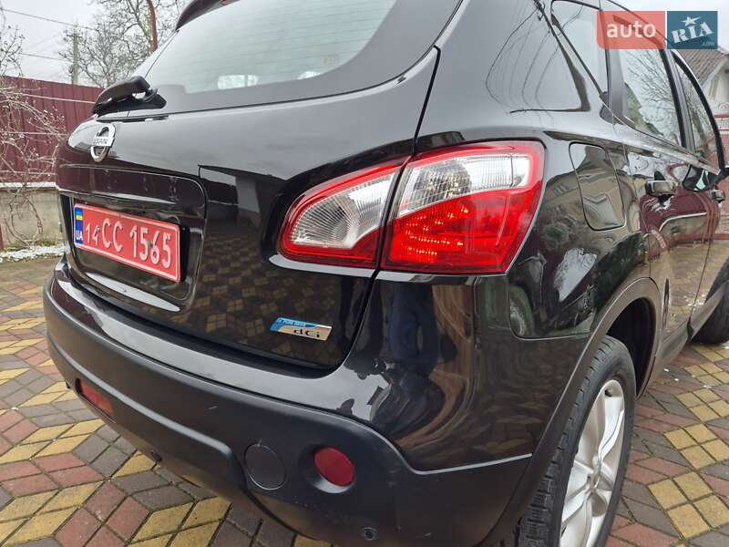 Позашляховик / Кросовер Nissan Qashqai 2011 в Стрию