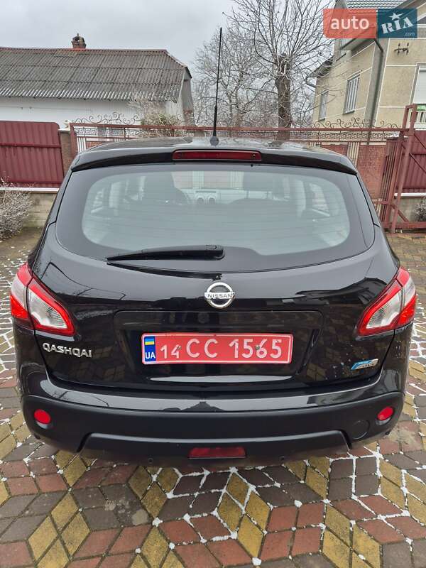 Позашляховик / Кросовер Nissan Qashqai 2011 в Стрию