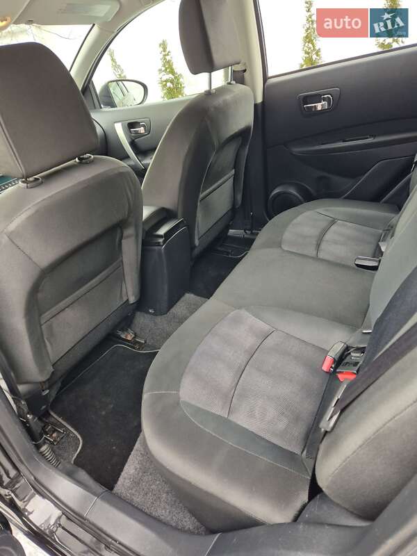 Позашляховик / Кросовер Nissan Qashqai 2011 в Стрию
