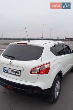Внедорожник / Кроссовер Nissan Qashqai 2012 в 