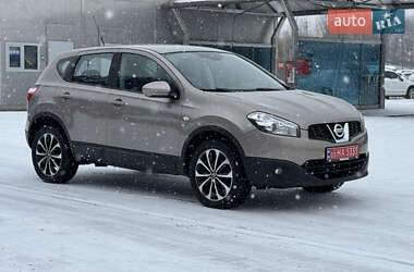 Позашляховик / Кросовер Nissan Qashqai 2013 в Рівному