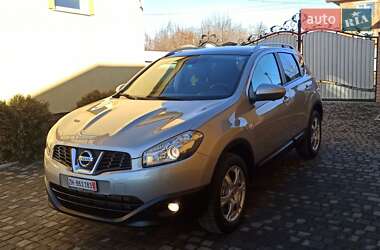 Позашляховик / Кросовер Nissan Qashqai 2012 в Чернівцях