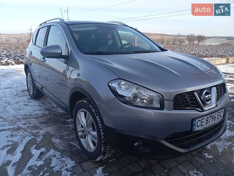 Позашляховик / Кросовер Nissan Qashqai 2011 в Чернівцях