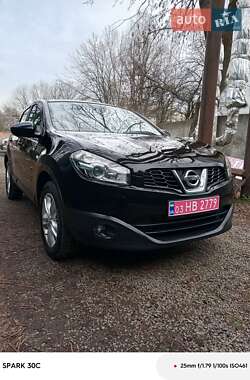 Позашляховик / Кросовер Nissan Qashqai 2011 в Чернівцях