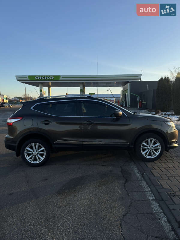 Внедорожник / Кроссовер Nissan Qashqai 2016 в Малой Виске