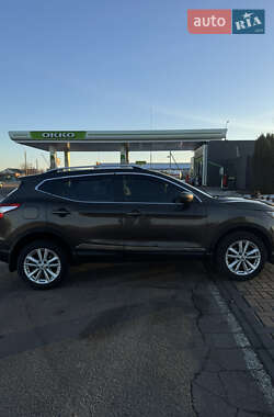 Внедорожник / Кроссовер Nissan Qashqai 2016 в 