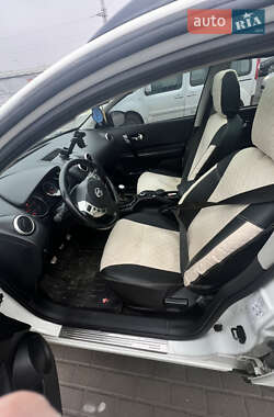 Внедорожник / Кроссовер Nissan Qashqai 2013 в 