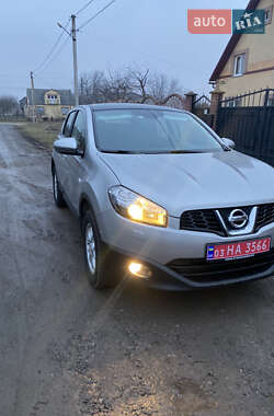 Позашляховик / Кросовер Nissan Qashqai 2010 в Луцьку