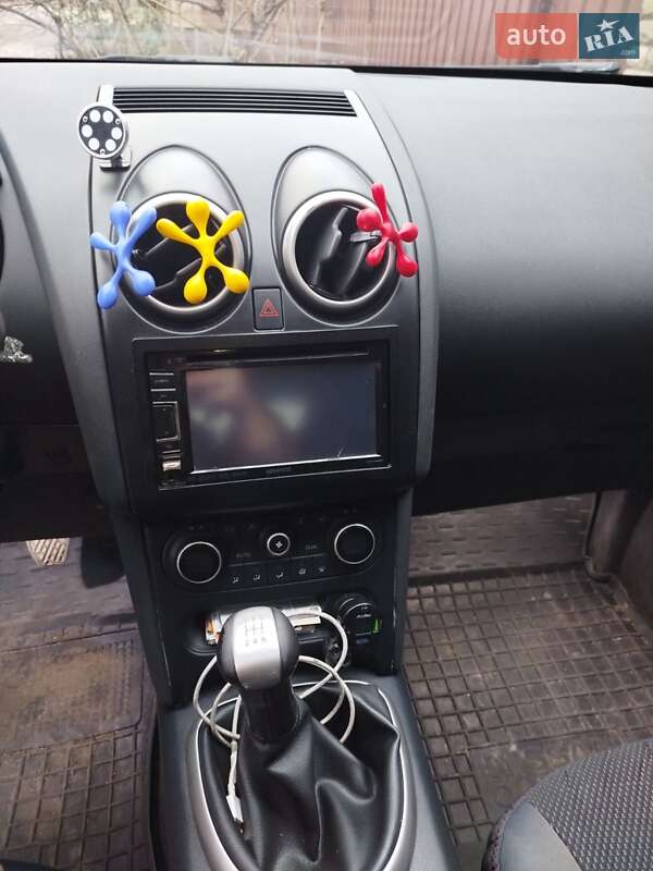 Внедорожник / Кроссовер Nissan Qashqai 2011 в Каменском