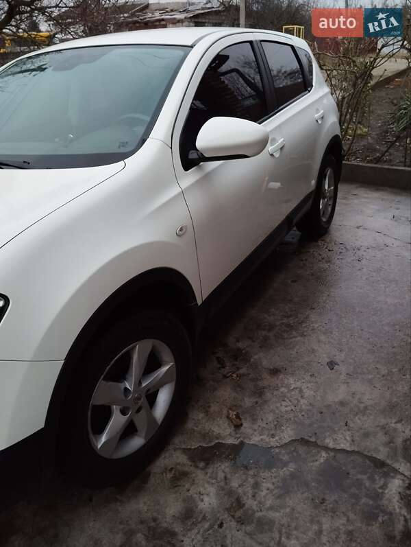 Внедорожник / Кроссовер Nissan Qashqai 2011 в Каменском