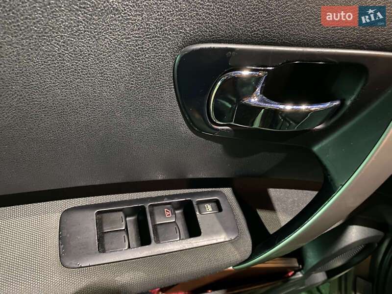 Позашляховик / Кросовер Nissan Qashqai 2011 в Стрию